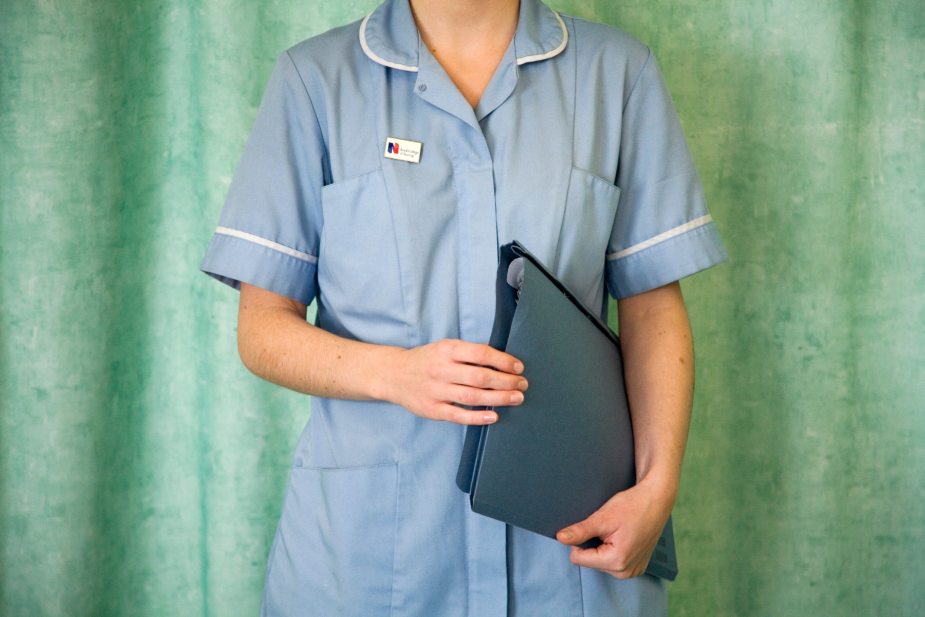 New nurse waiting to start rounds