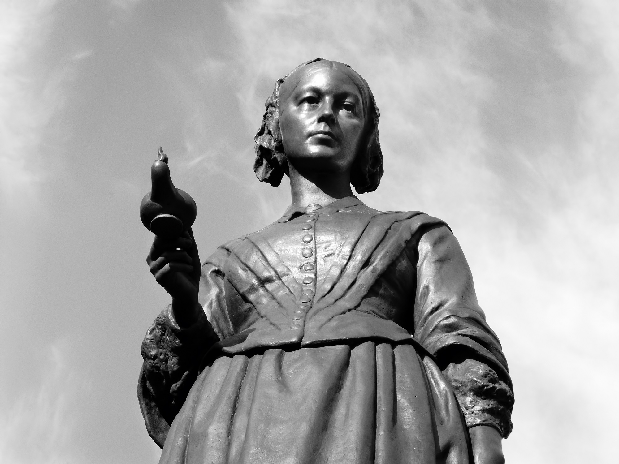 statue of florence nightingale